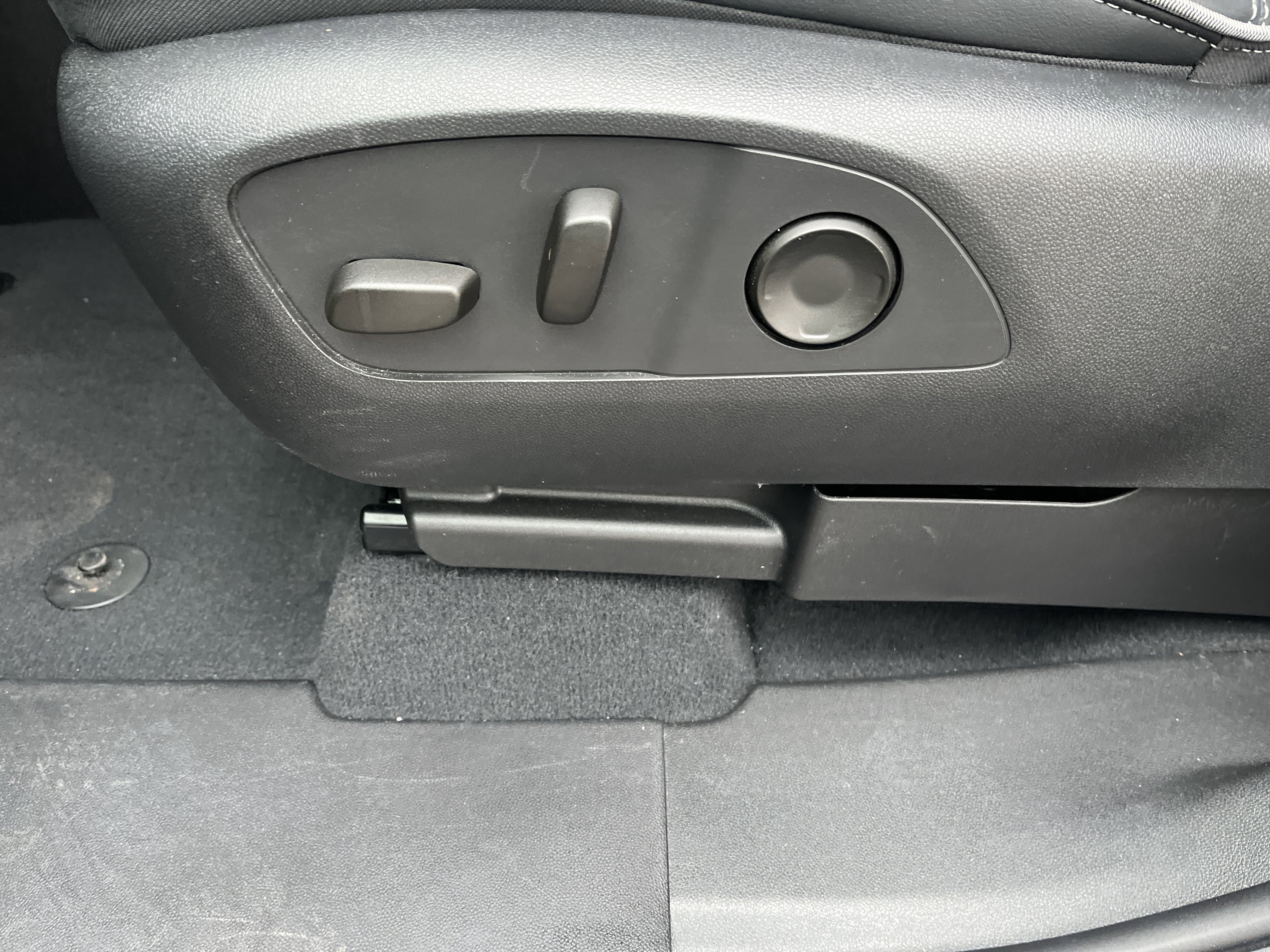 Used 2025 Chevrolet Silverado EV LT w/ LT Premium Package image 12