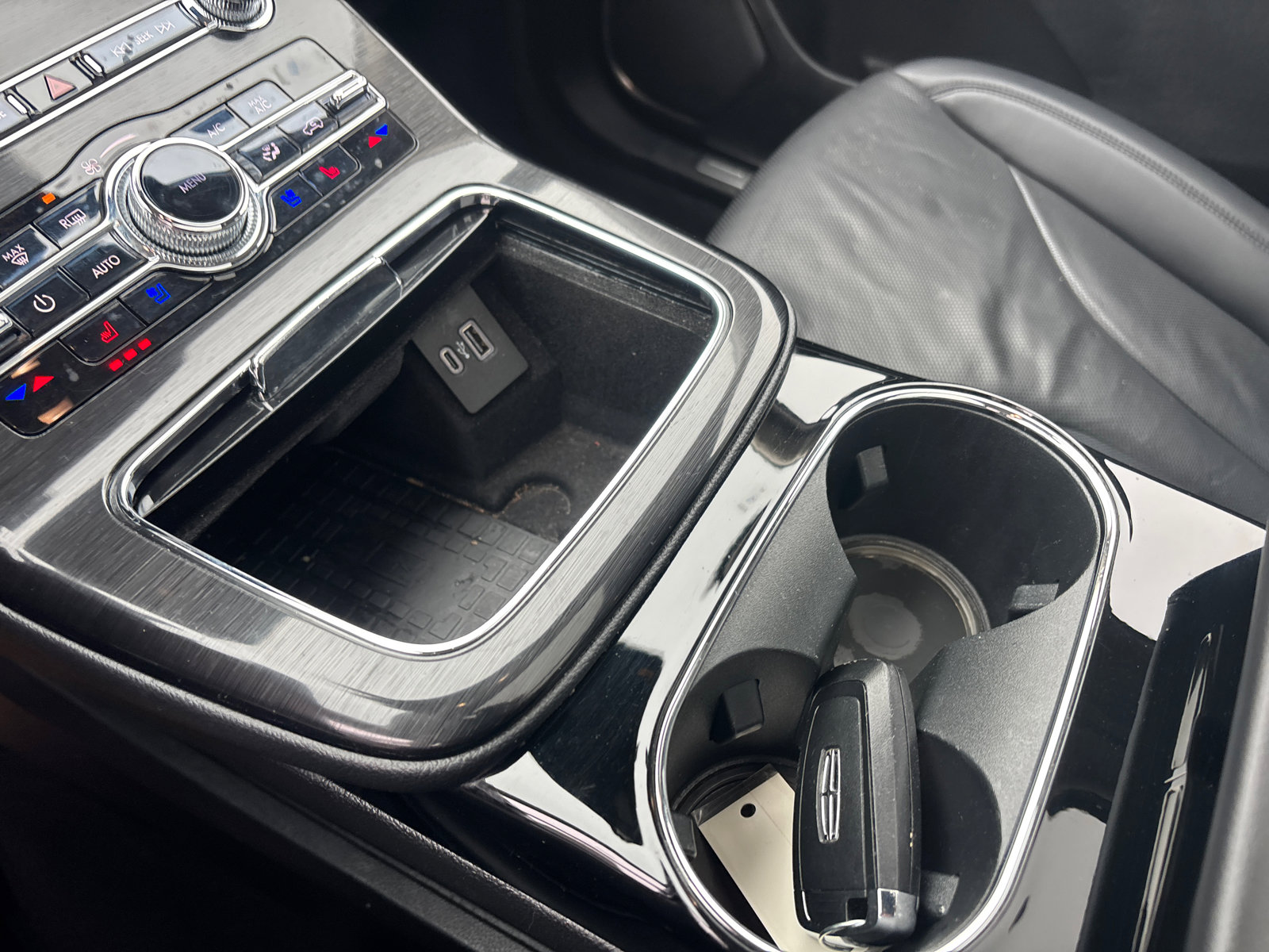 Certified 2023 Lincoln Nautilus Reserve w/ Equipment Group 201A image 23