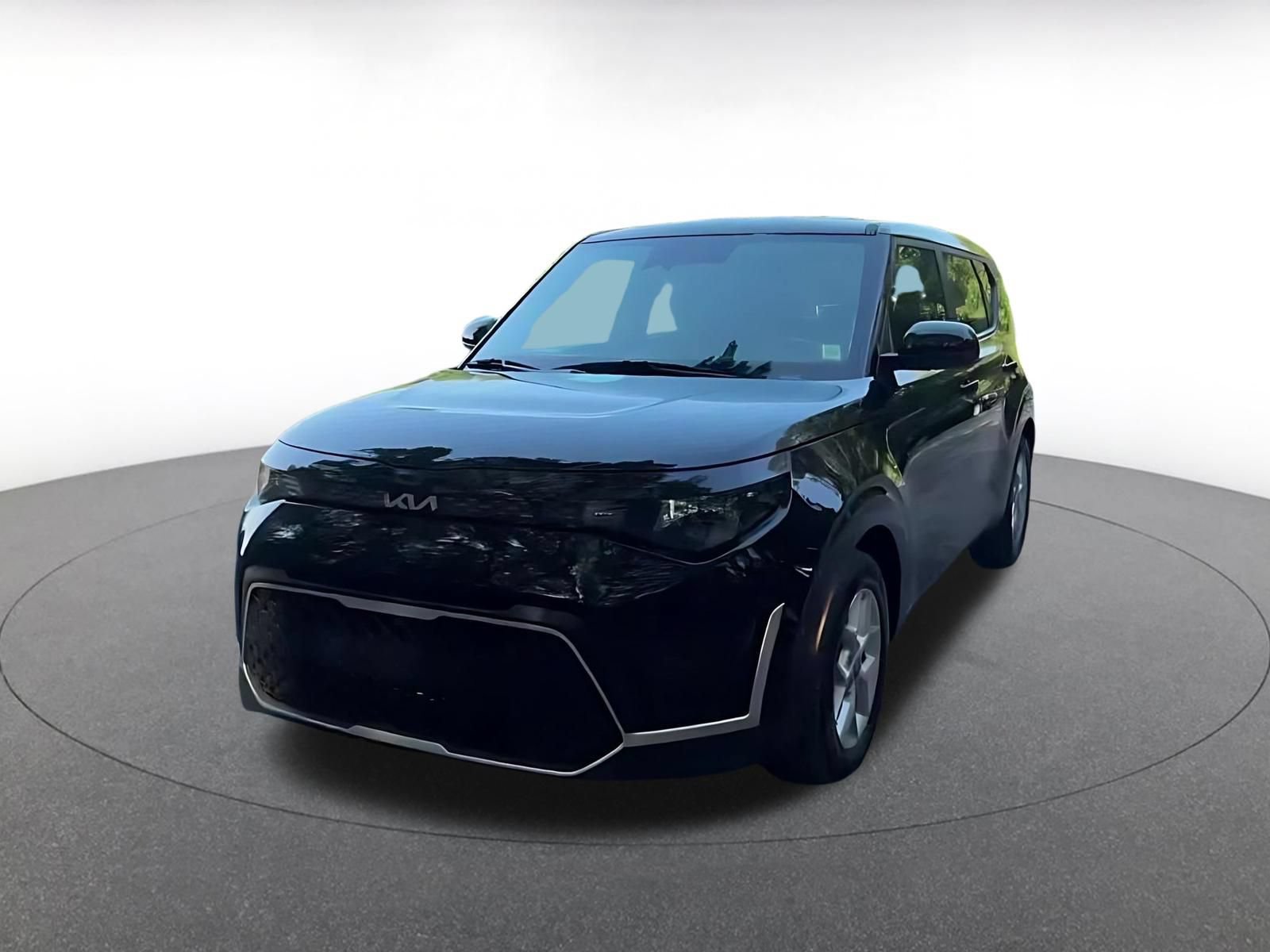 Used 2025 Kia Soul LX w/ LX Technology Package FWD image 7
