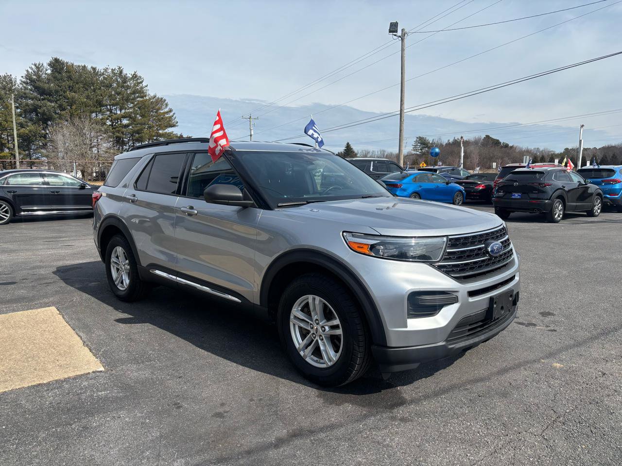 Used 2020 Ford Explorer XLT w/ Comfort Package image 4