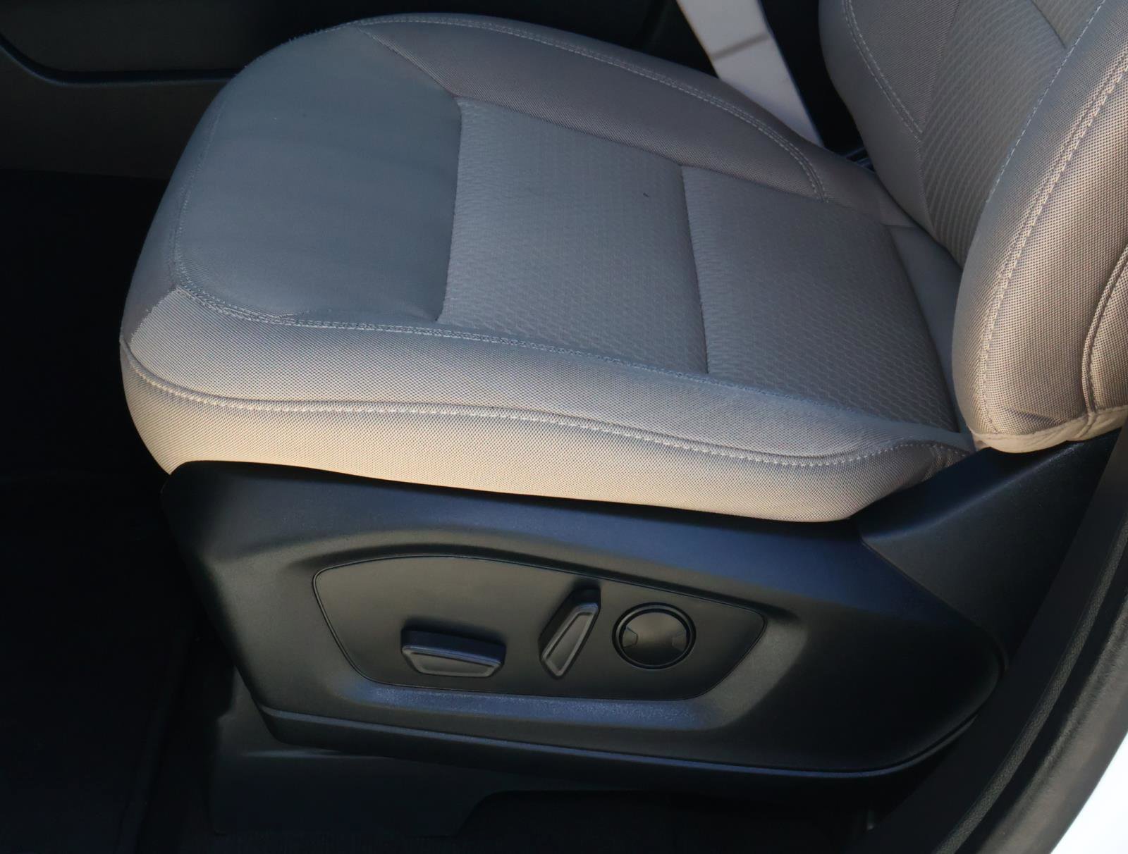 Used 2023 Ford Explorer XLT image 14