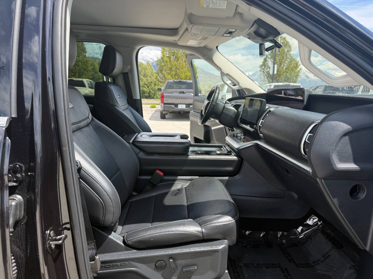 Used 2025 Ford Expedition Max Platinum AWD/4WD image 27