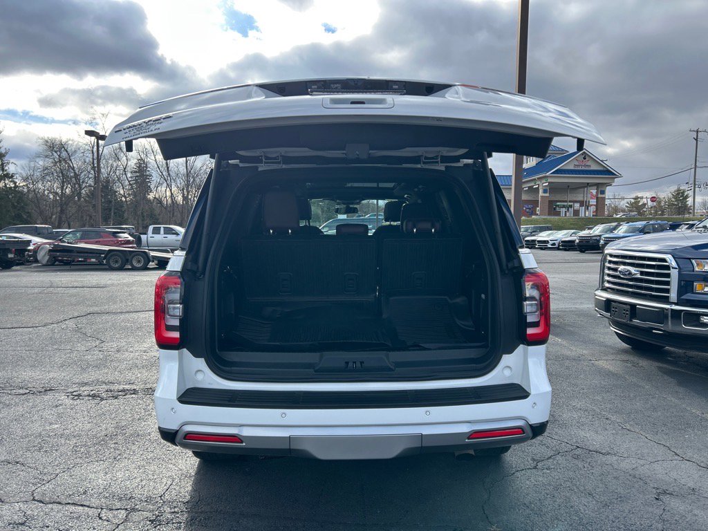 Used 2023 Ford Expedition Limited image 15