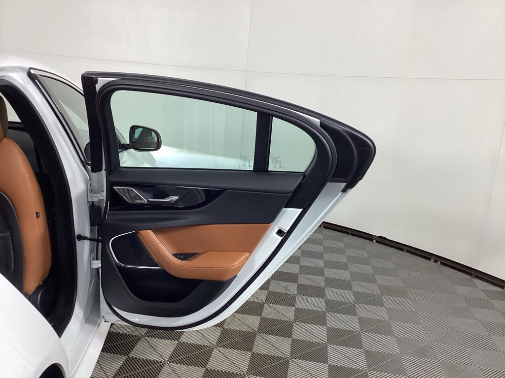 Used 2020 Jaguar XE R-Dynamic S image 11