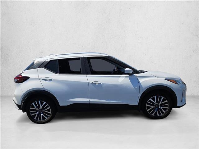 Used 2023 Nissan Kicks SV FWD image 3