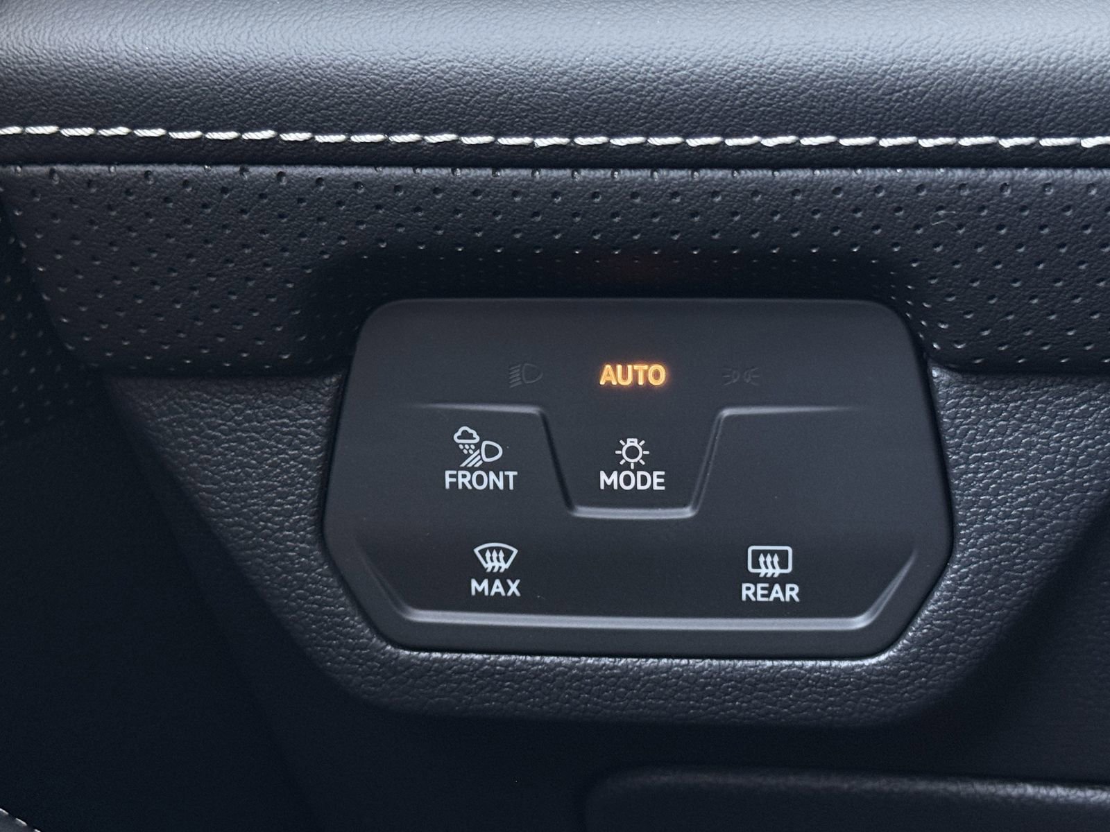 New 2026 Volkswagen Atlas Cross Sport SEL R-Line image 18