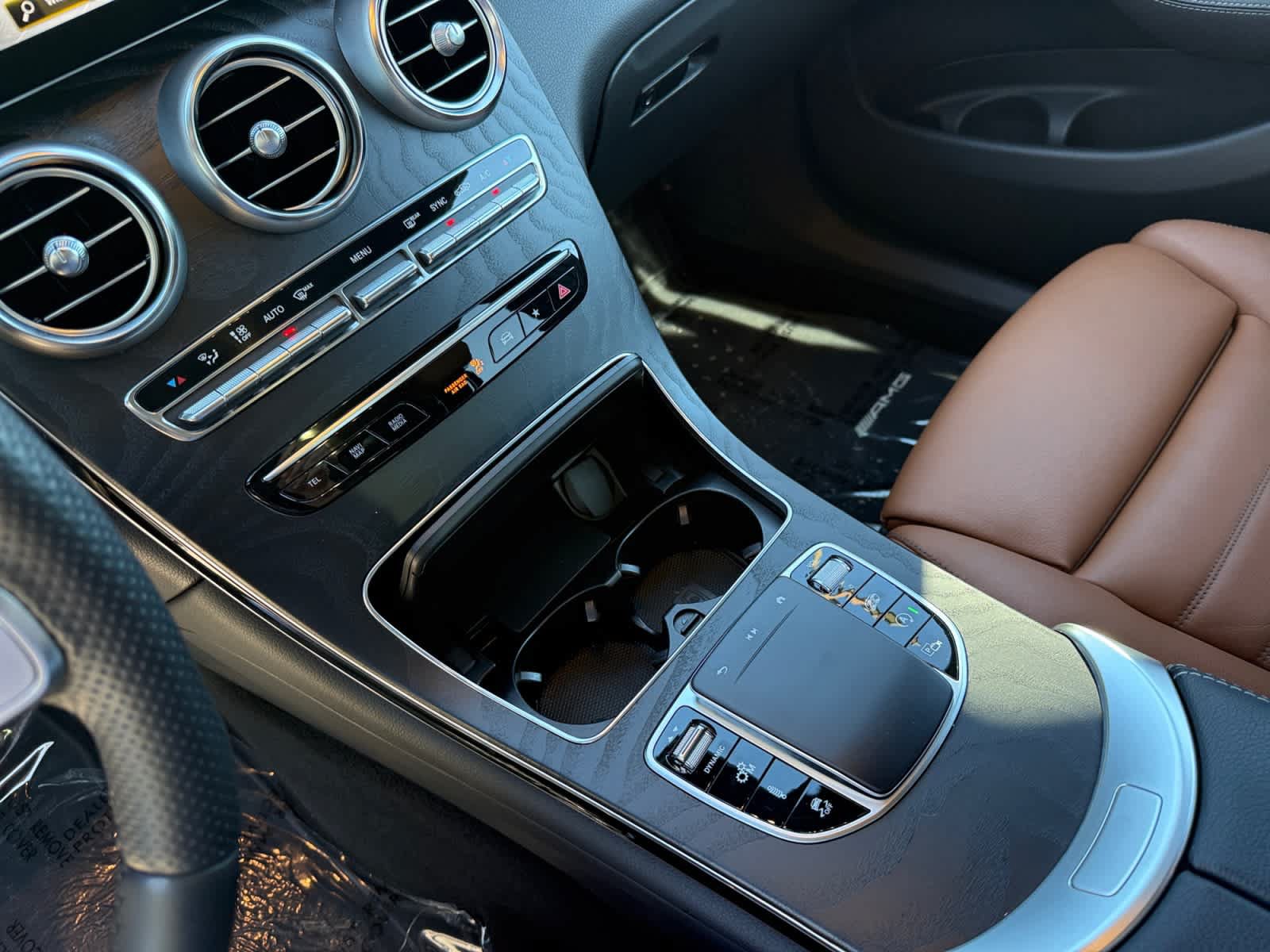Certified 2022 Mercedes-Benz GLC 43 AMG 4MATIC image 23