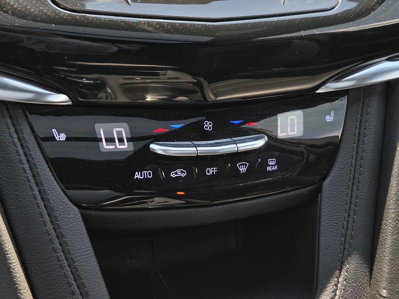 Used 2022 Cadillac XT6 Sport w/ Technology Package AWD/4WD image 29