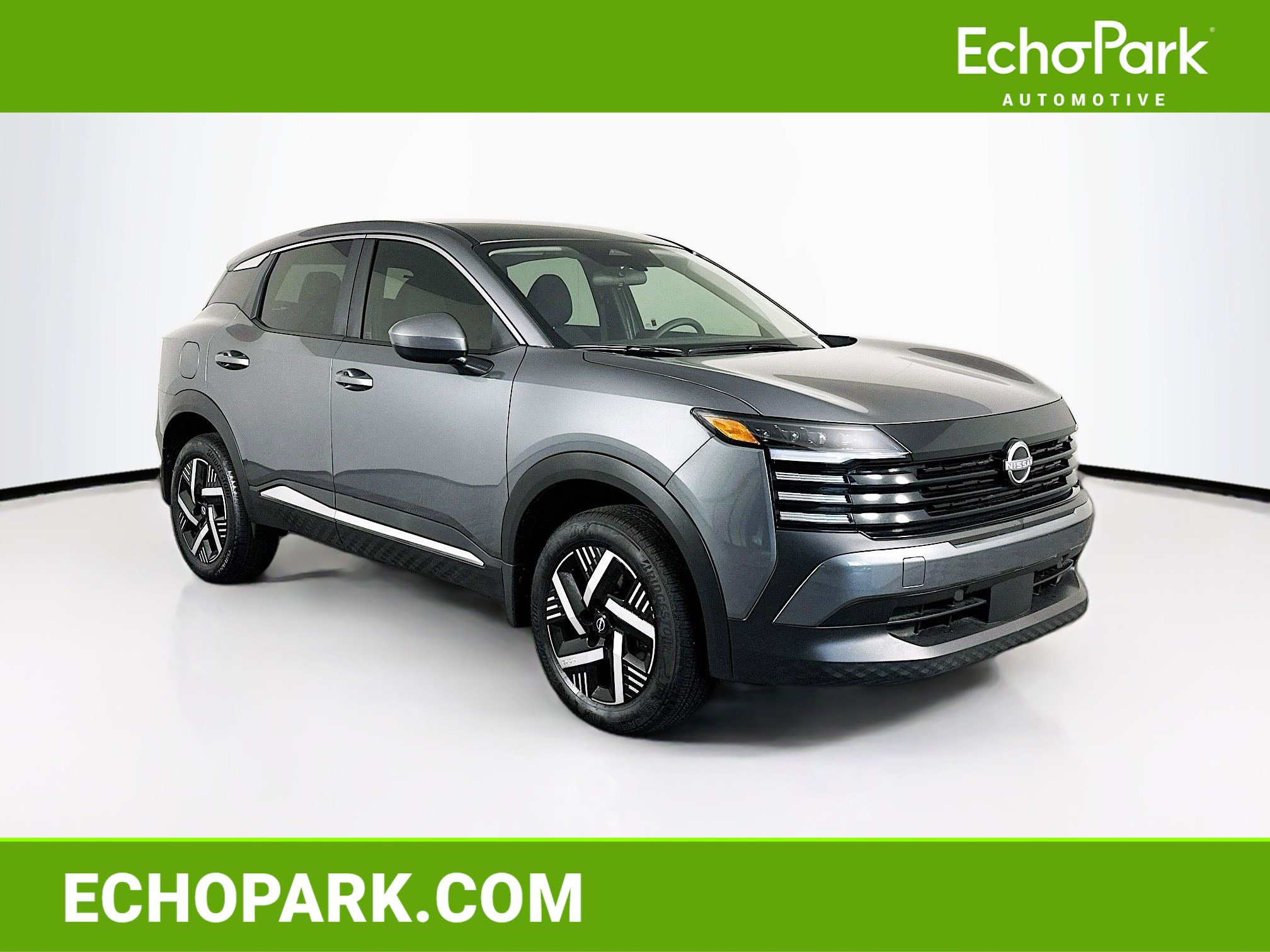 Used 2025 Nissan Kicks SV image 1