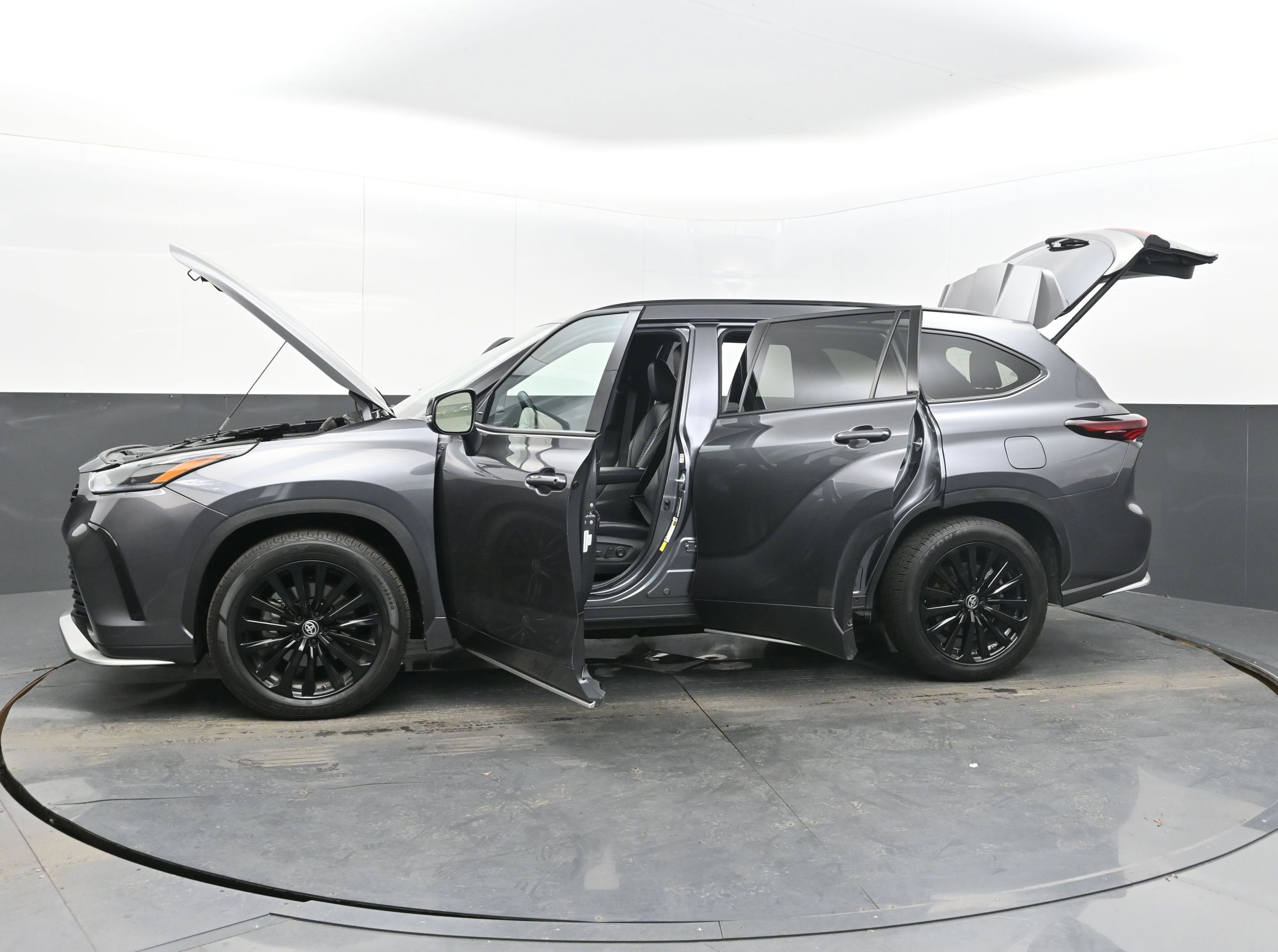 Used 2024 Toyota Highlander XSE image 44