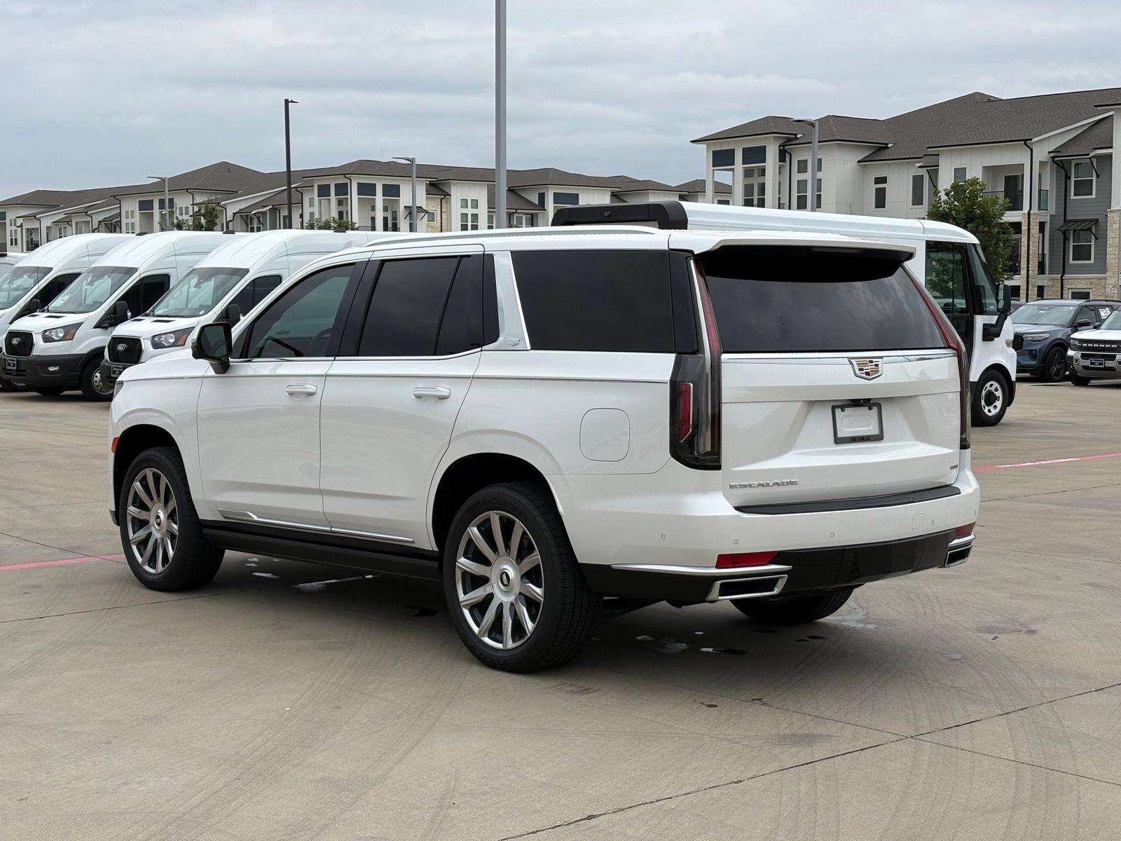 Used 2023 Cadillac Escalade Premium Luxury Platinum AWD/4WD image 5