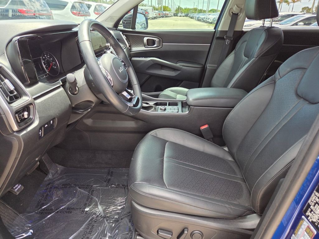 Used 2023 Kia Sorento S image 24