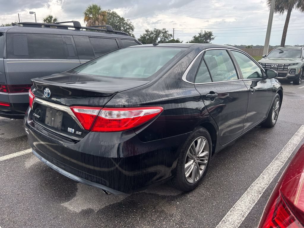 Used 2015 Toyota Camry SE w/ Moonroof Package FWD image 4