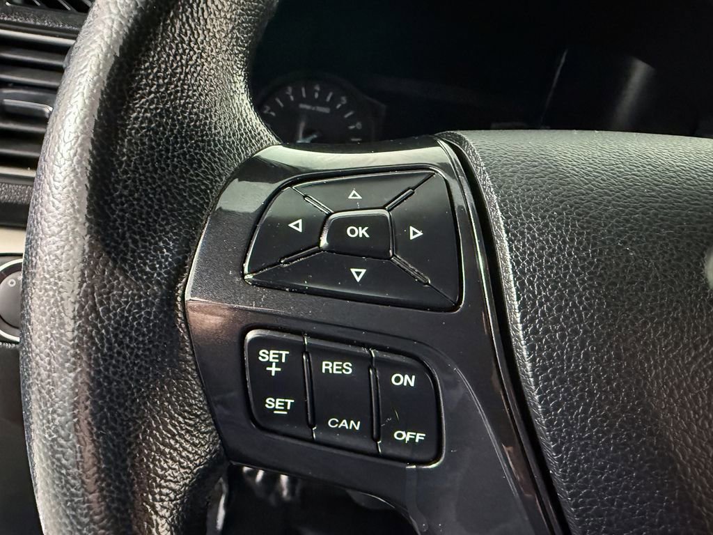 Used 2019 Ford Explorer XLT image 26