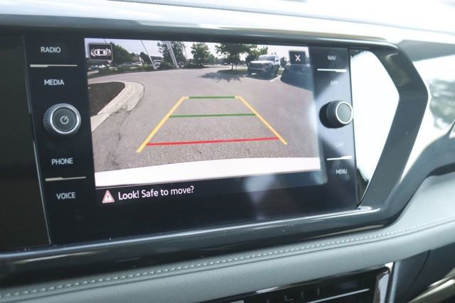 Used 2024 Volkswagen Taos SEL image 26