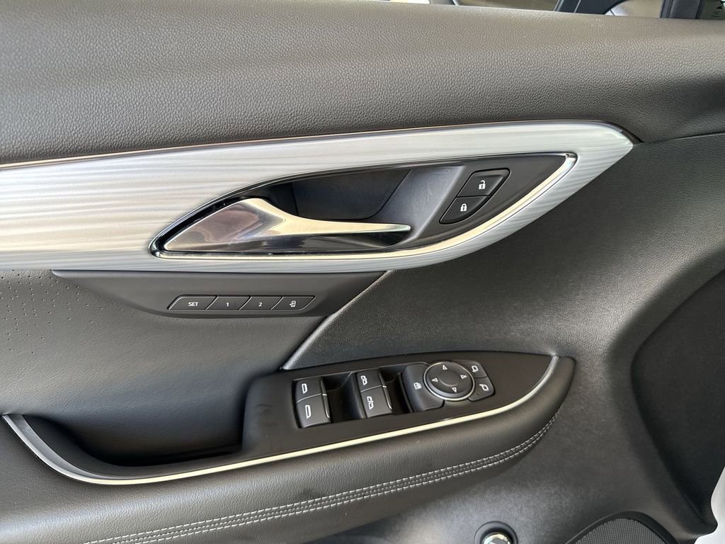 Certified 2025 Buick Envision Avenir AWD/4WD image 30