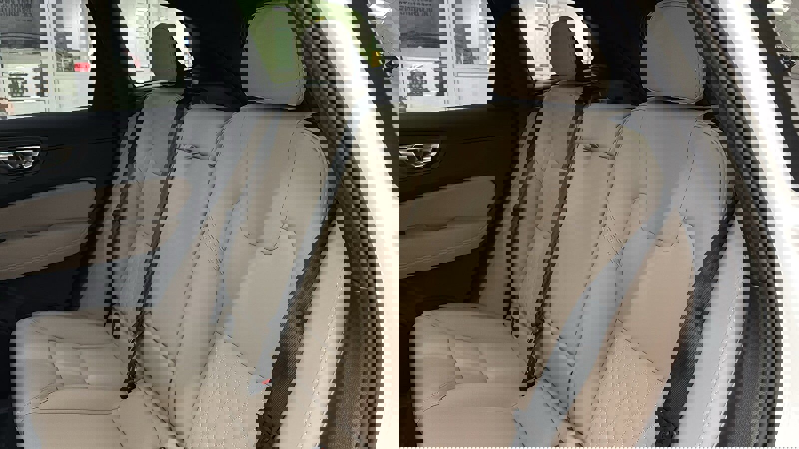 New 2026 Volvo XC60 T8 Plus w/ Protection Package Premier image 26