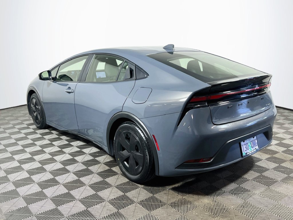 Certified 2025 Toyota Prius LE FWD image 5
