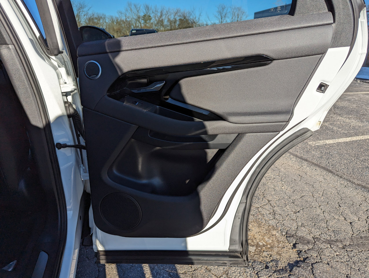 Used 2024 Land Rover Range Rover Evoque Dynamic SE image 33