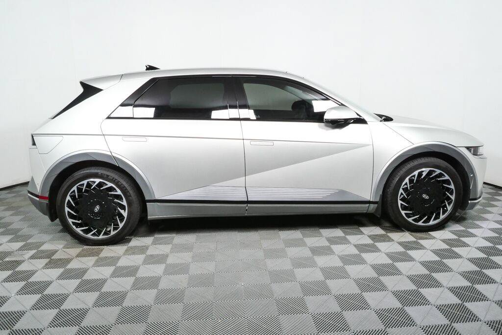 Used 2023 Hyundai Ioniq 5 Limited AWD/4WD image 2