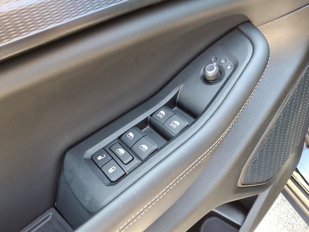 Used 2024 Jeep Grand Cherokee Altitude AWD/4WD image 16
