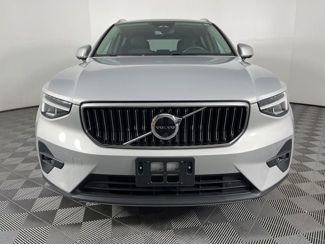 Used 2023 Volvo XC40 B5 Plus w/ Driver Assist Package AWD/4WD image 5
