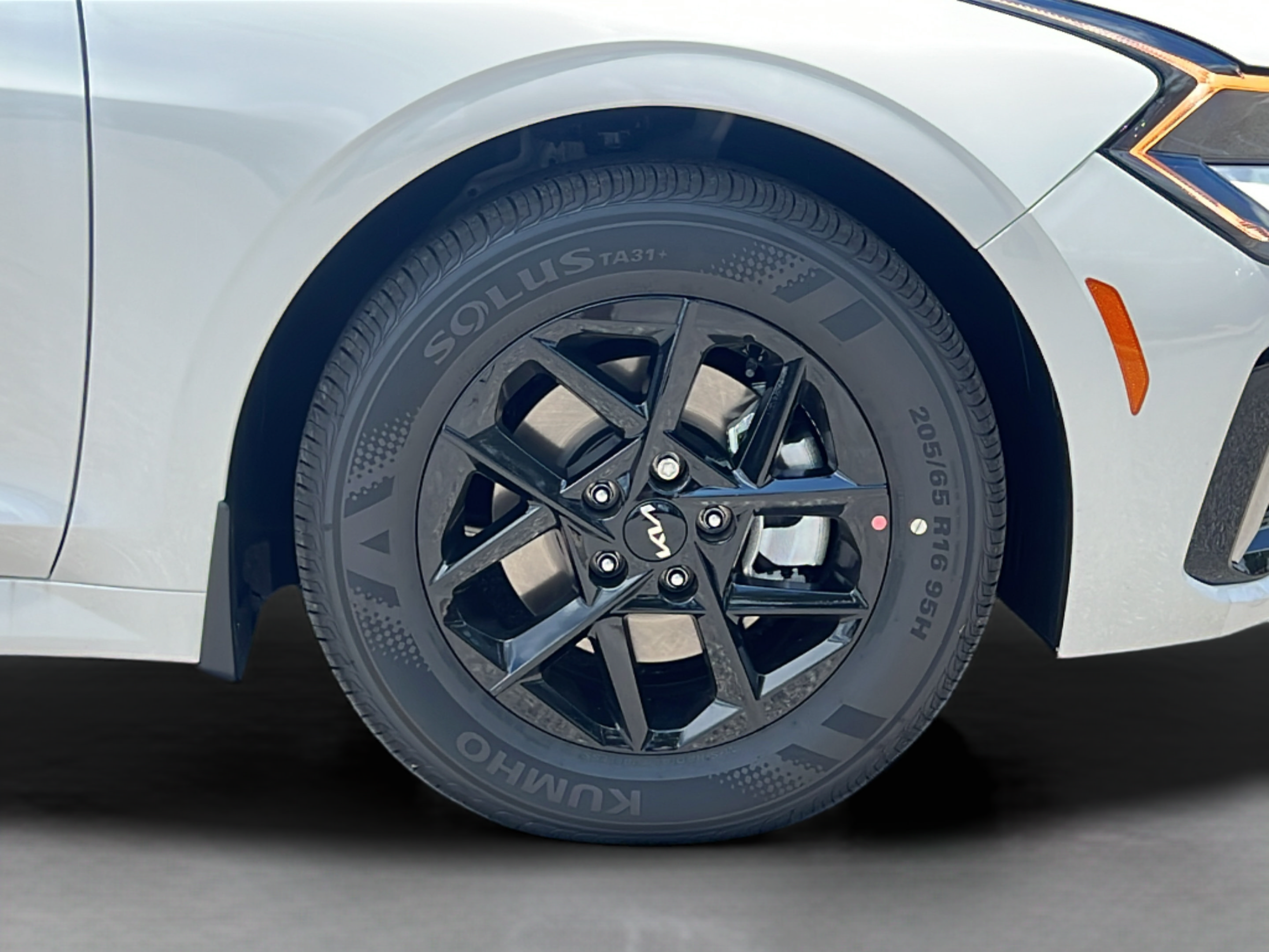 New 2026 Kia K5 LXS FWD image 22