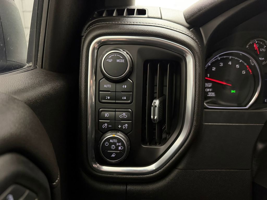 Used 2020 Chevrolet Silverado 1500 LT Trail Boss AWD/4WD image 31