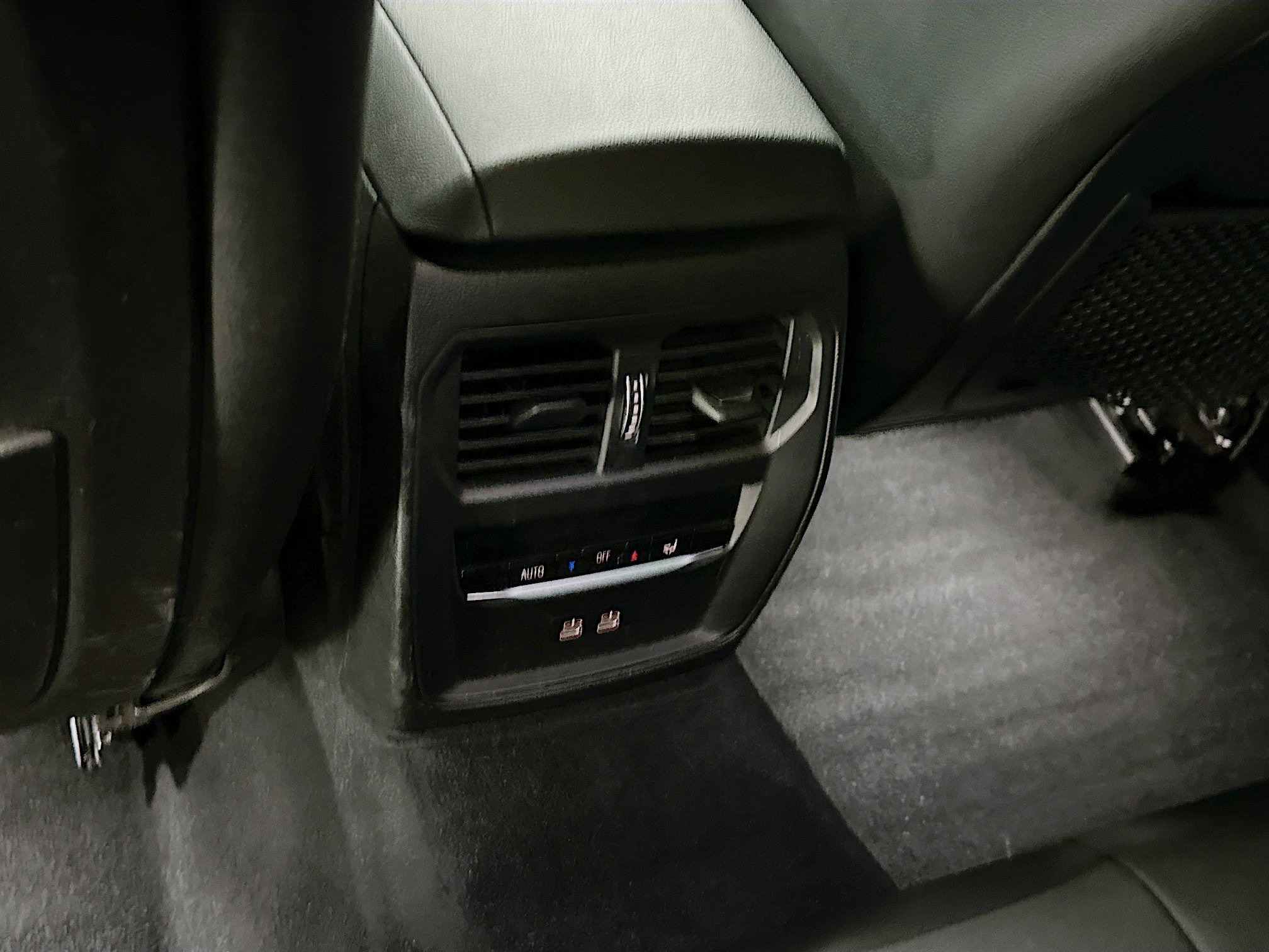 Used 2021 BMW 330e xDrive image 29