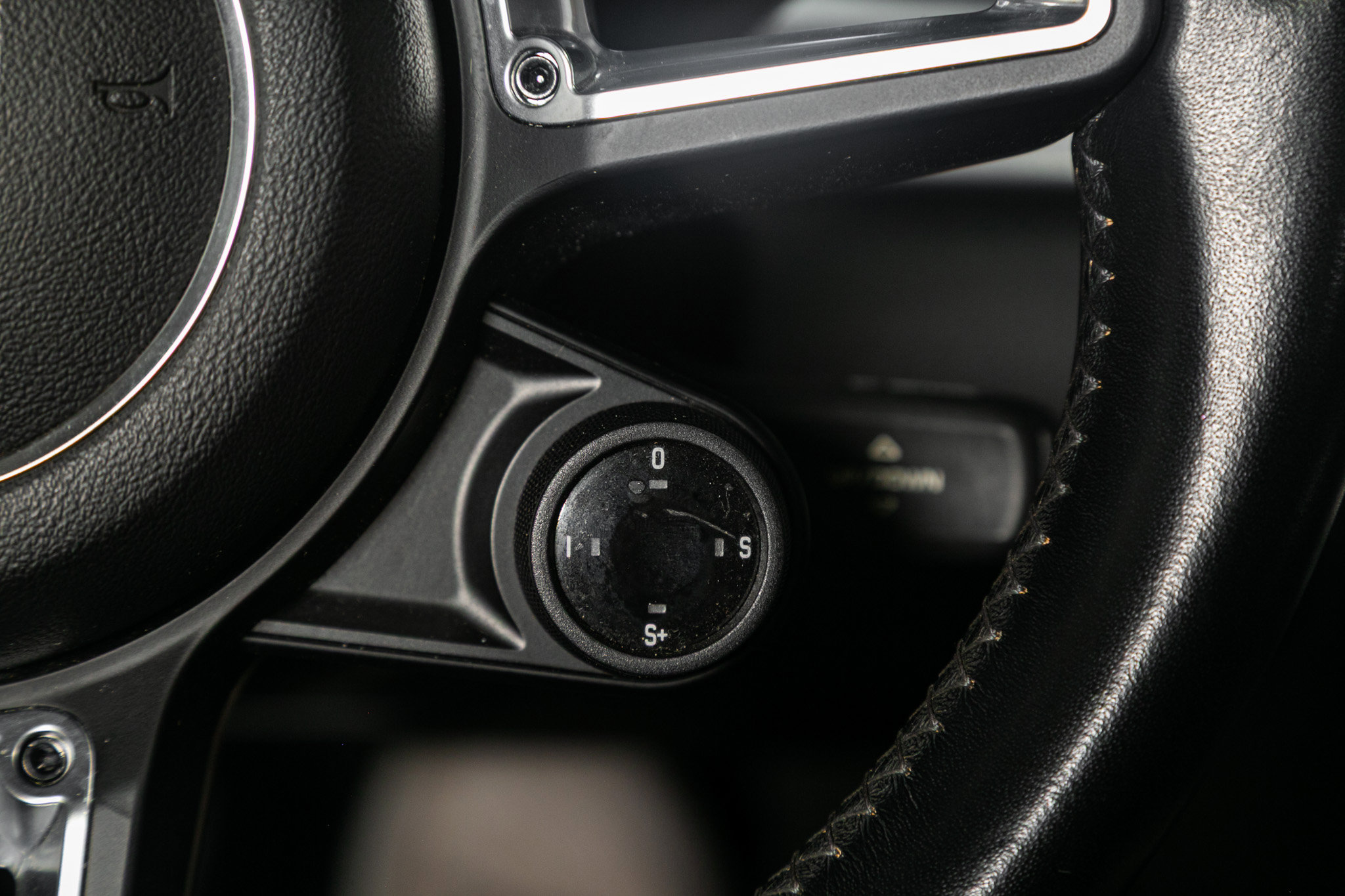 Used 2018 Porsche 718 Boxster Roadster w/ Sport Chrono Package image 32