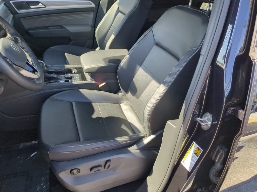 Certified 2022 Volkswagen Atlas Cross Sport SE AWD/4WD image 20