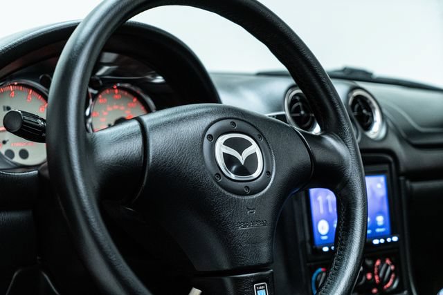 Used 2001 MAZDA MX-5 Miata RWD image 25
