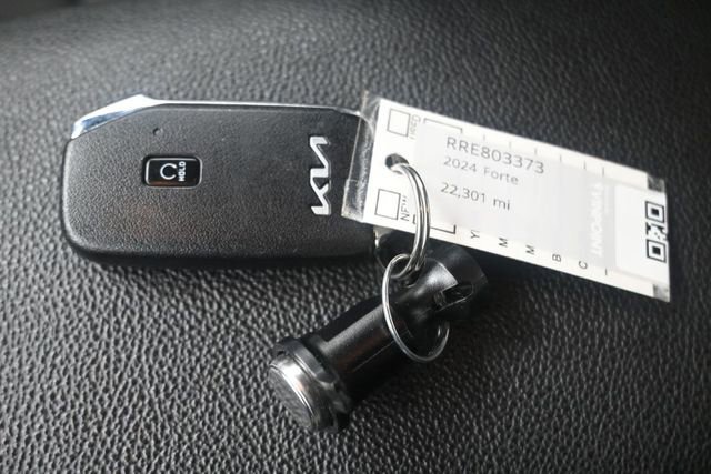 Used 2024 Kia Forte GT-Line FWD image 9