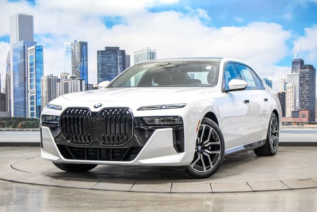 Used 2026 BMW 760i xDrive w/ Premium Package AWD/4WD image 2