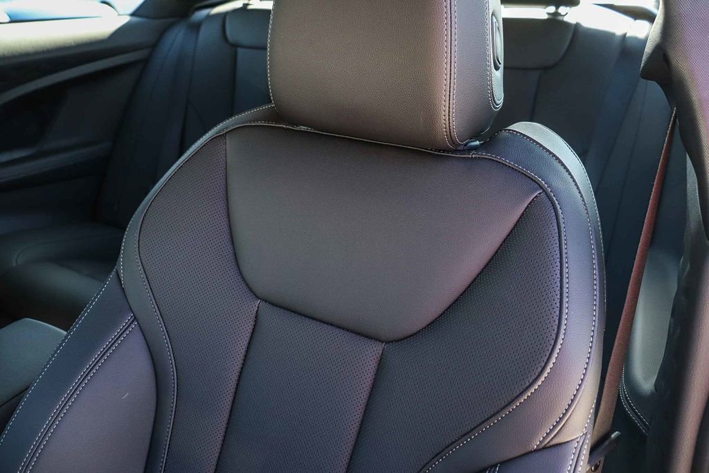 Used 2025 BMW 230i Coupe w/ Premium Package RWD image 29