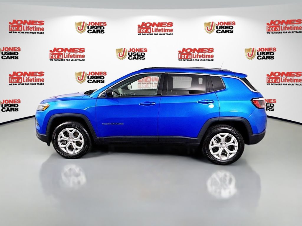 Used 2024 Jeep Compass Latitude AWD/4WD image 12