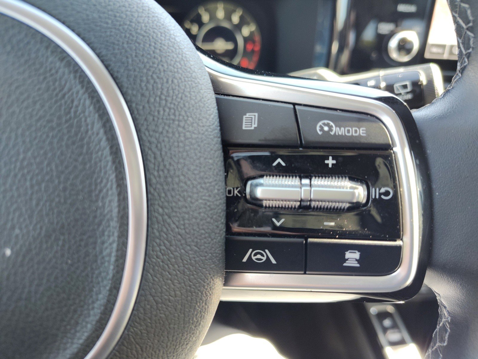 Used 2023 Kia Sorento SX image 28