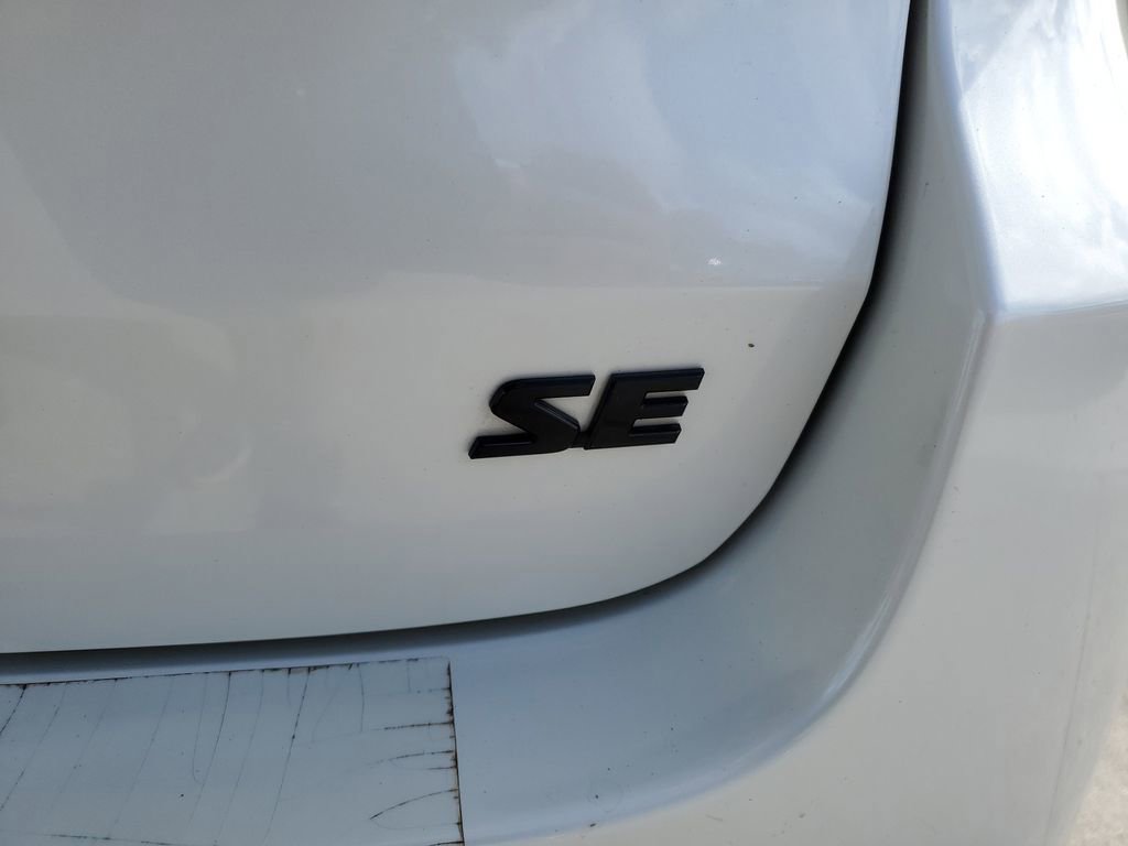 Used 2019 Toyota Highlander SE w/ Nightshade Edition image 5