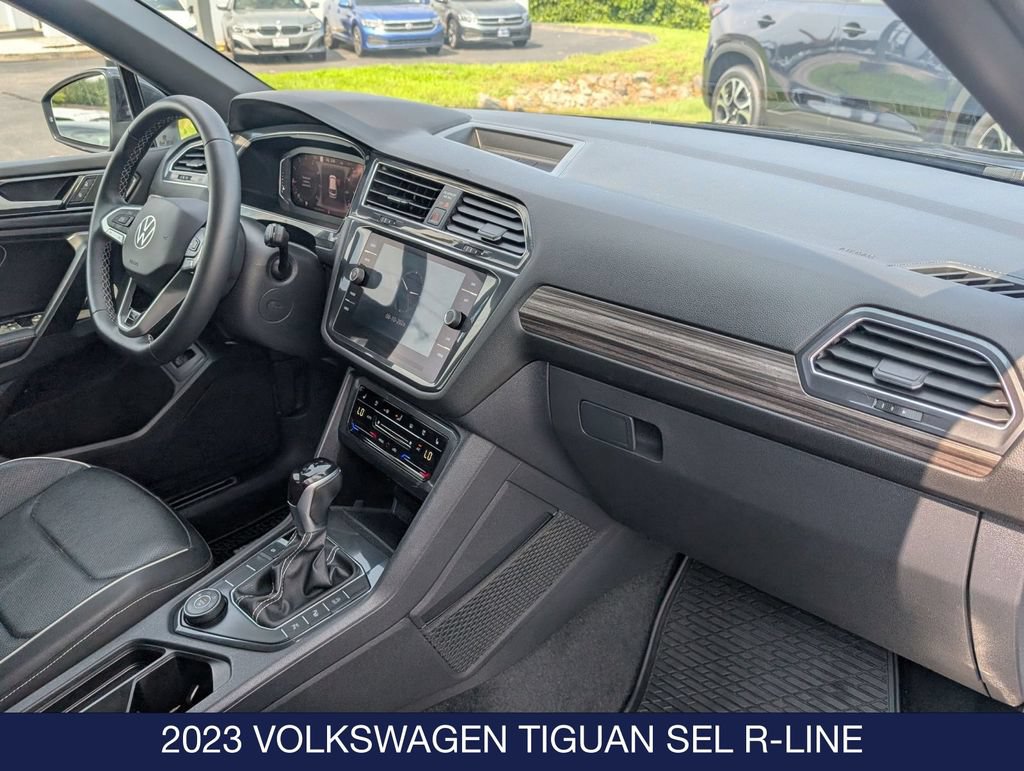 Certified 2023 Volkswagen Tiguan SEL R-Line AWD/4WD image 33