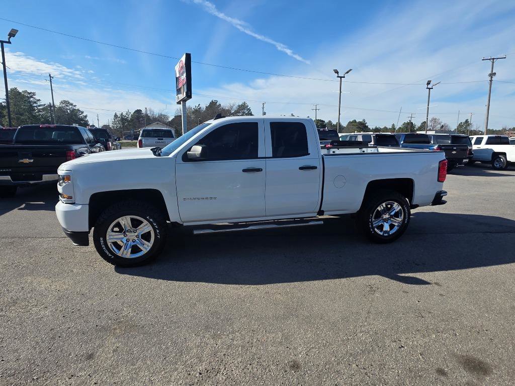 Used 2017 Chevrolet Silverado 1500 Custom w/ Custom Convenience Package image 2