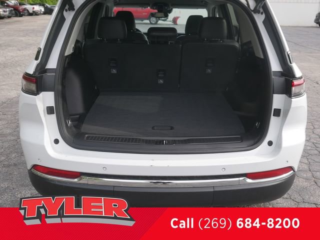 Certified 2023 Jeep Grand Cherokee Limited w/ Trailer Tow Prep Group (B) AWD/4WD image 17