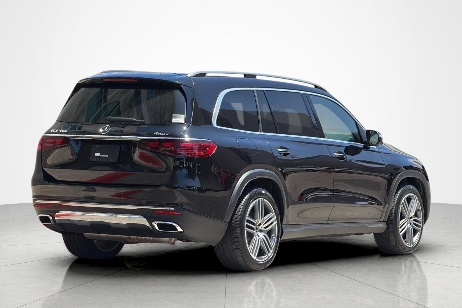 Used 2026 Mercedes-Benz GLS 450 4MATIC image 5