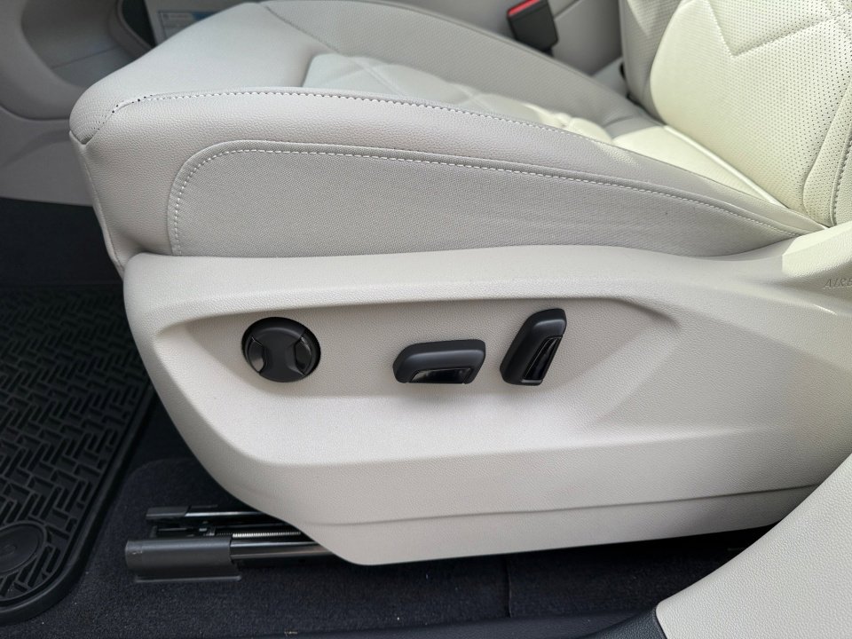 New 2026 Volkswagen Atlas SE image 30