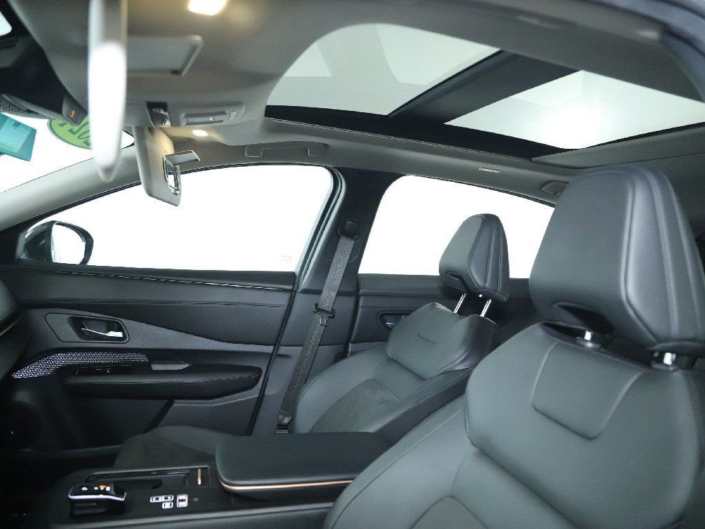 Certified 2024 Nissan Ariya EVOLVE+ e-4ORCE image 23