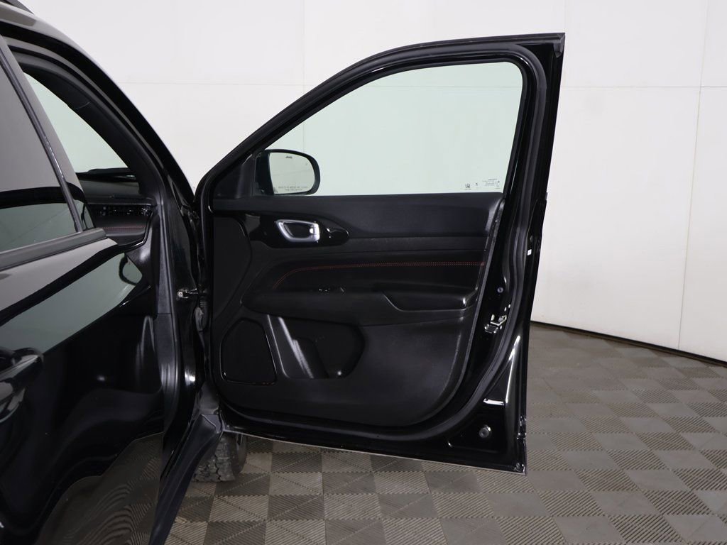 Used 2024 Jeep Compass Trailhawk image 17