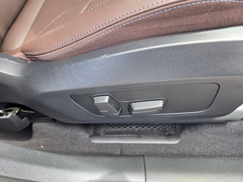 Used 2025 BMW X1 M35i AWD/4WD image 16