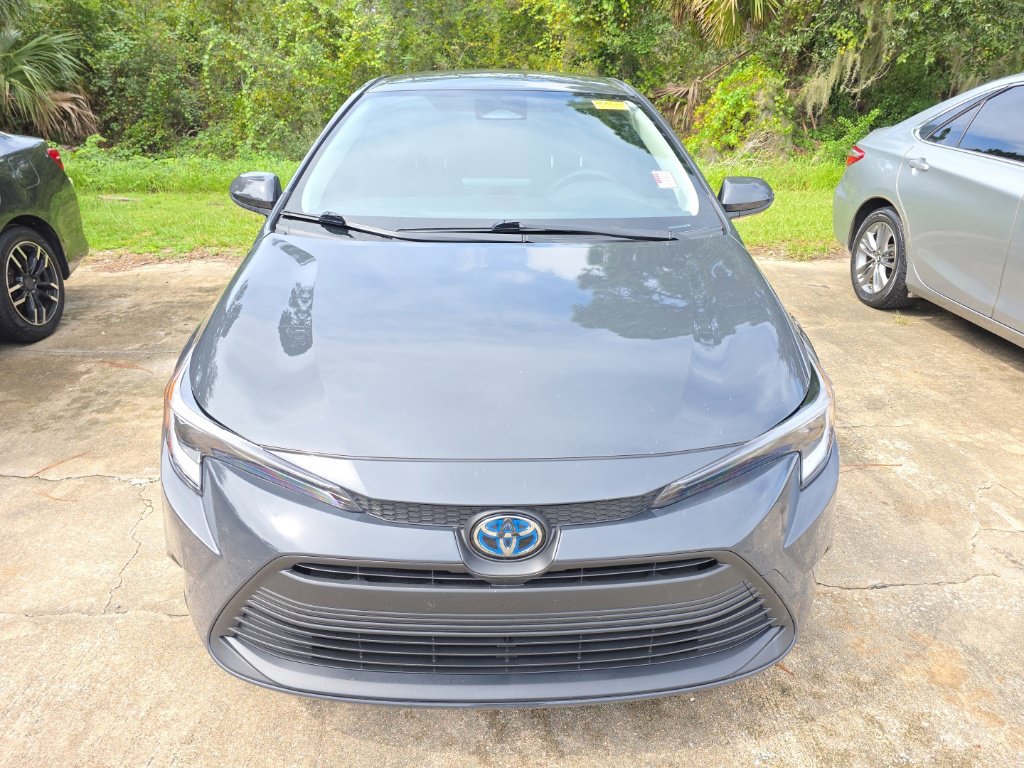 Used 2025 Toyota Corolla LE FWD image 8