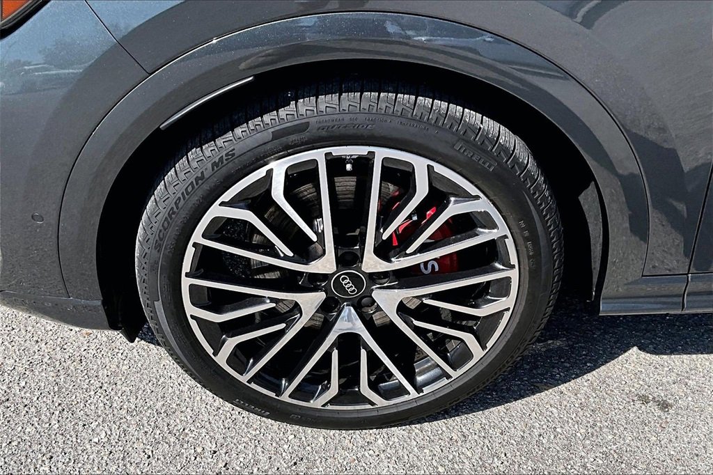 Used 2025 Audi SQ5 Premium Plus image 13