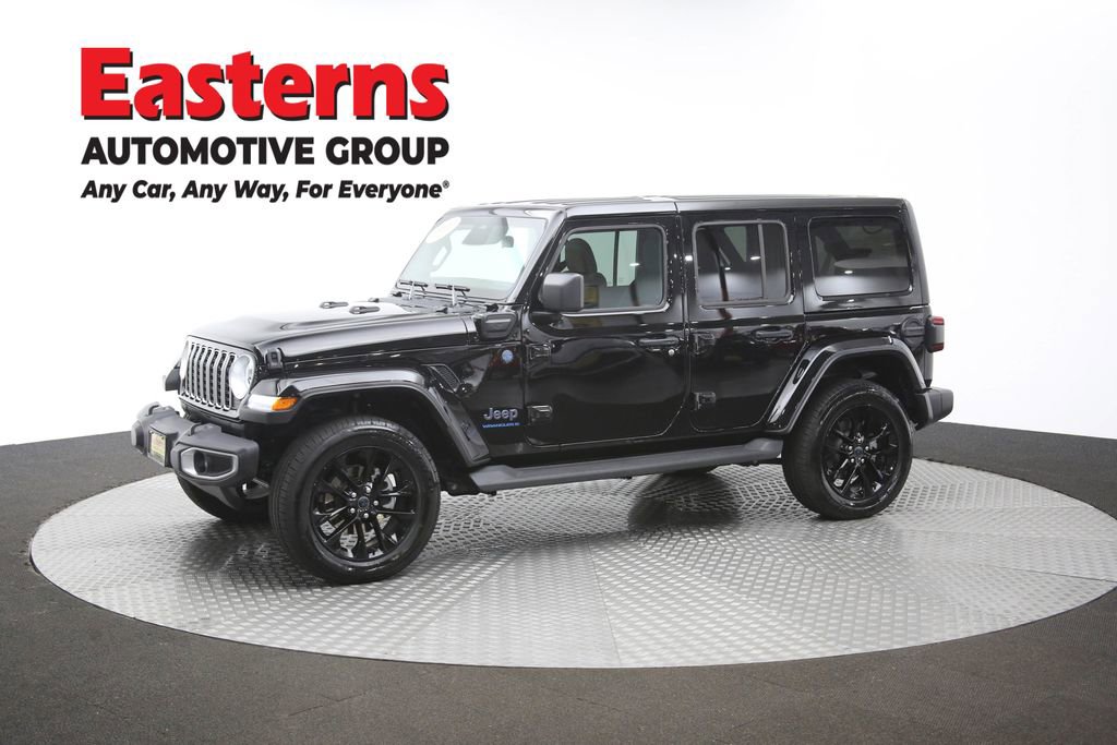 Used 2025 Jeep Wrangler Unlimited Sahara AWD/4WD image 57