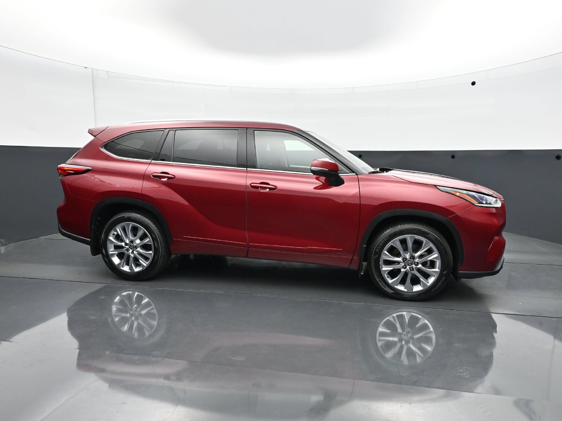 Used 2021 Toyota Highlander Limited AWD/4WD image 8